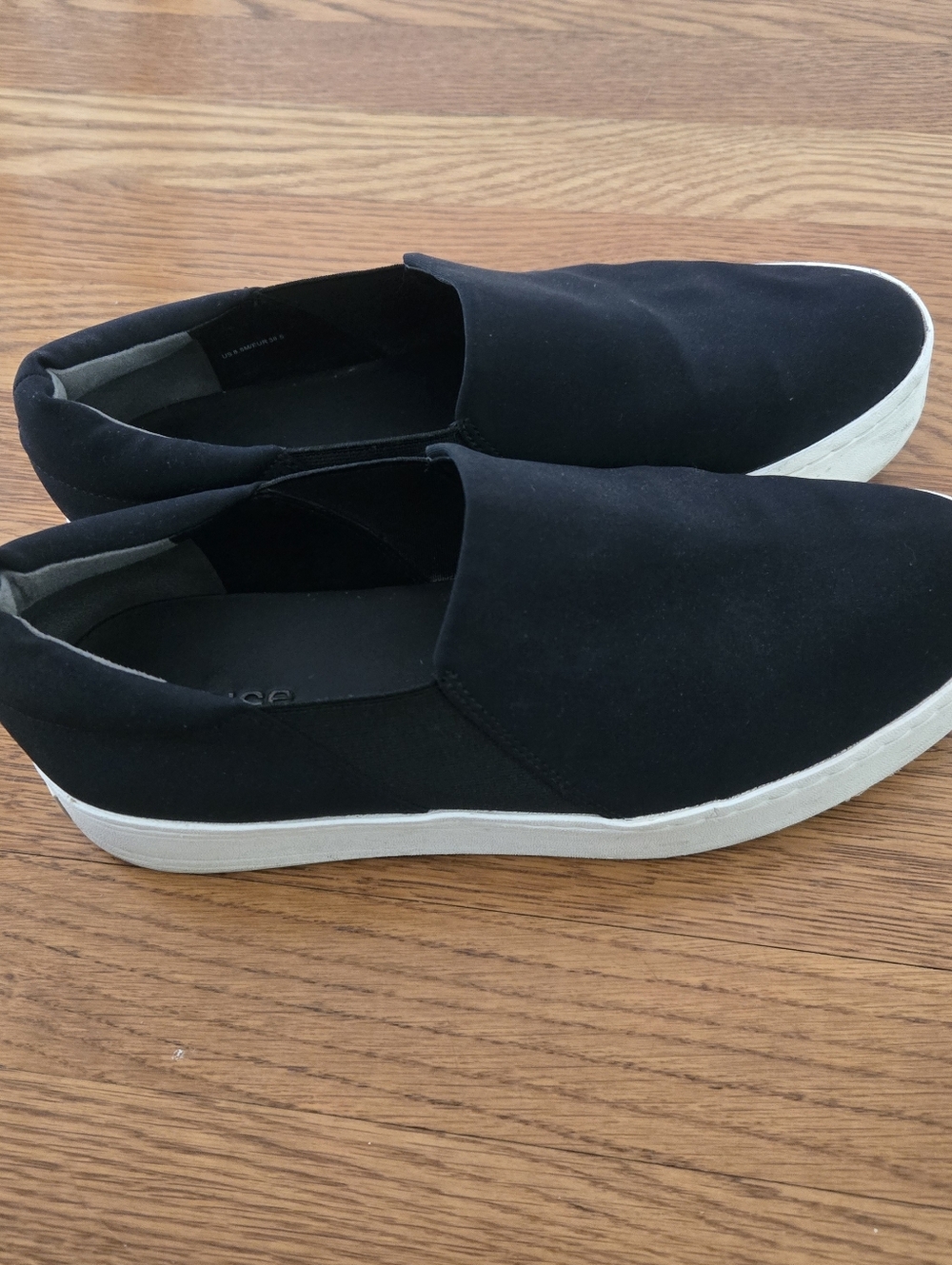 Vince Women's Black canvas platform Slip-On Warren Sneakers size 8.5